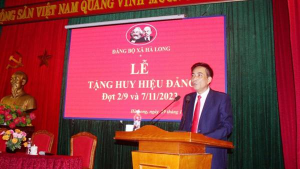 https://hatrung.thanhhoa.gov.vn/portal/Photos/2023-12/dd8223db4dbde16dz5021382489260_1b71f1f7eef389d56dd75d961e31b40c.jpg