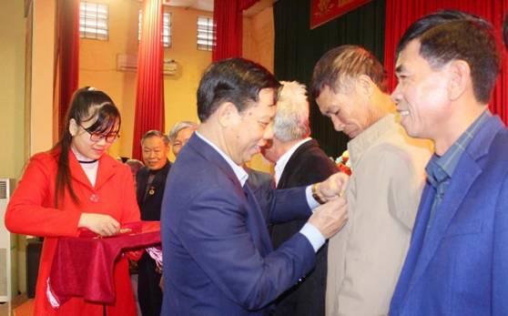 https://hatrung.thanhhoa.gov.vn/portal/Photos/2023-12/7e162b8d4d53b4bdz5021382376751_199d3e5732c8c312b908dd82ae655d8a.jpg