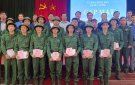 HĐNVQS xã Hà Long tổ chức gặp mặt, tặng quà thanh niên nhập ngũ năm 2024