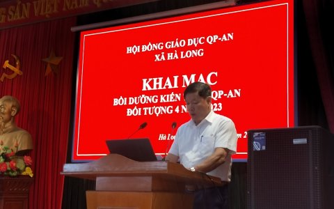 Hội đồng giáo dục quốc phòng-an ninh xã Hà Long khai mạc lớp bồi dưỡng kiến thức quốc phòng - an ninh cho đối tượng 4 năm 2023.